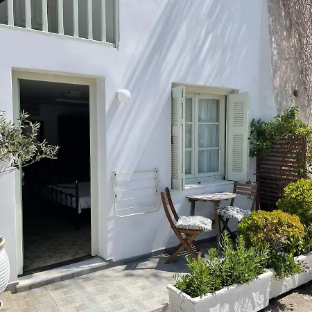 Areti'S Milos Guesthouses Adamantas  Exterior foto