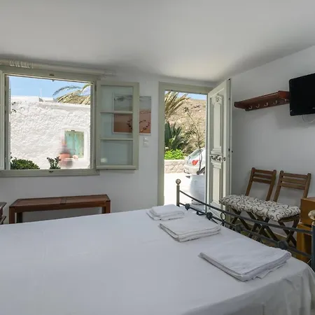 Areti'S Milos Guesthouses Adamantas  Exterior foto