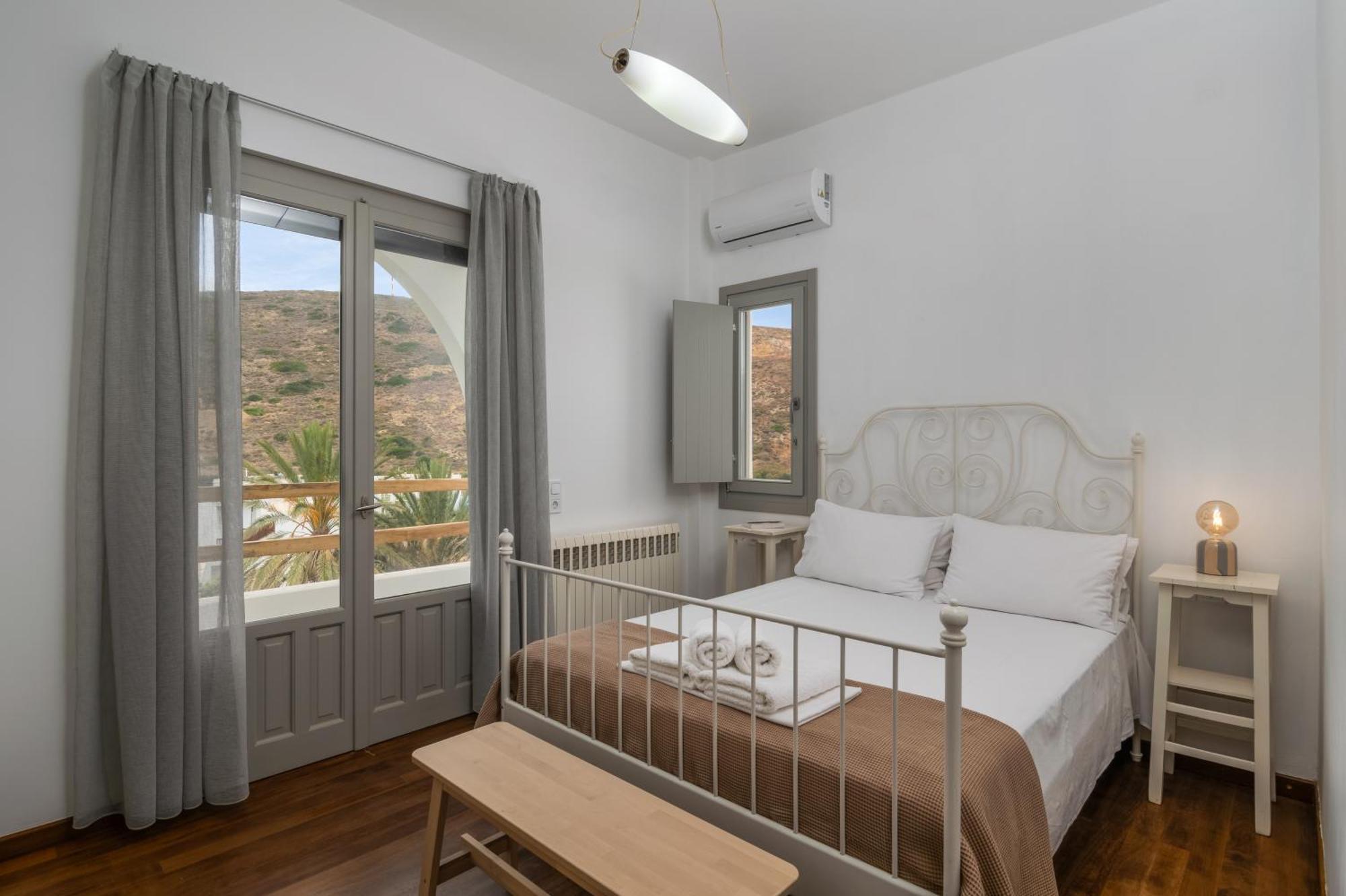 Areti's Milos Apartment